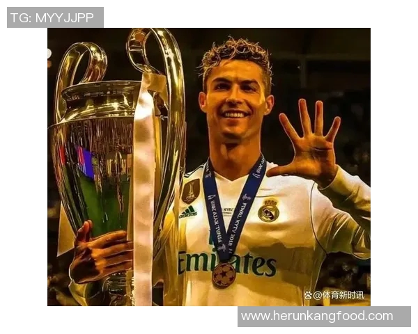 足球明星们的可爱瞬间大集合让你心动不已的萌趣照片欣赏